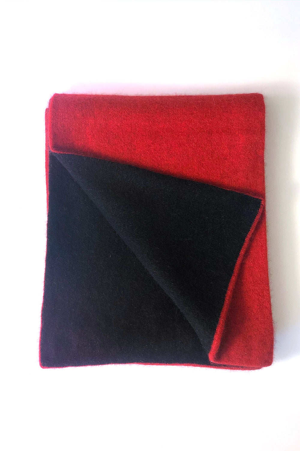 #colour_scarlet-ebony